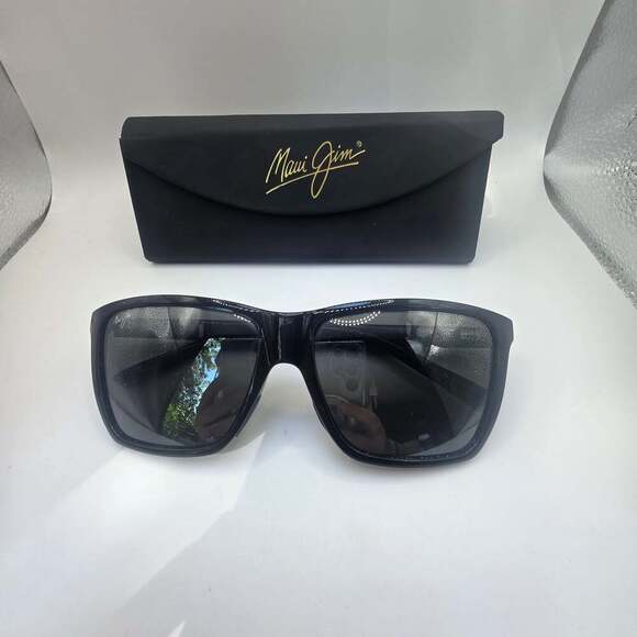 Maui Jim Cruzem Sunglasses Black Gloss Frame Black Polarized Lens w/ Case - Picture 1 of 5